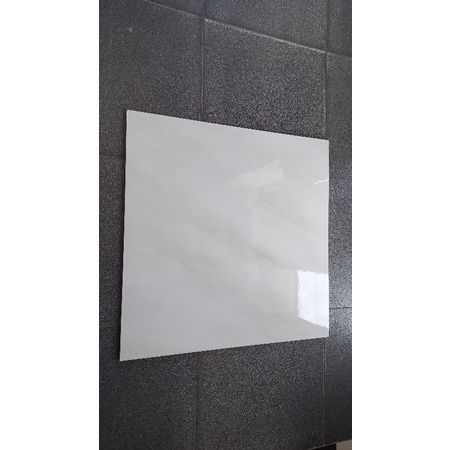 granit carara putih petir 60x60 namara white