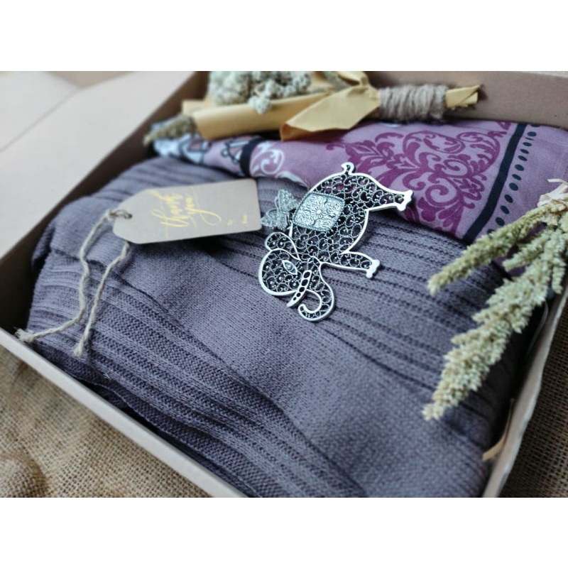 

Hadiah Ulang Tahun/Hadiah Wisuda/Hadiah Ulang Tahun Hijab/Hijab