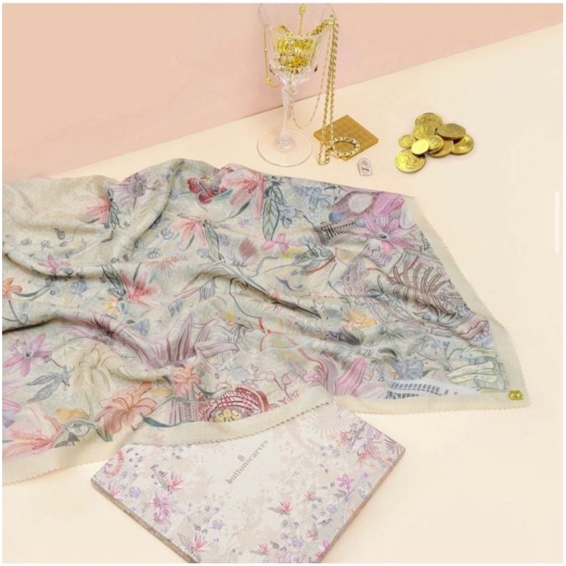 Dubai series buttonscarves ivory