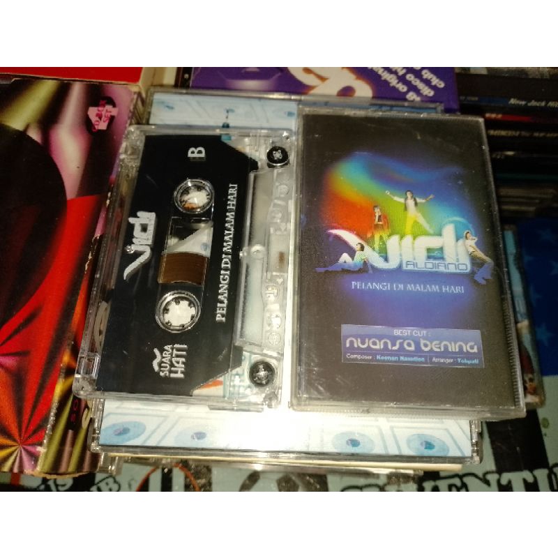 Kaset pita:Vidi aldiano-Pelangi di malam hari