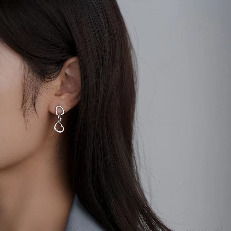 Anting Kait Gantung Desain Hati Warna Silver Gaya Simple Untuk Wanita