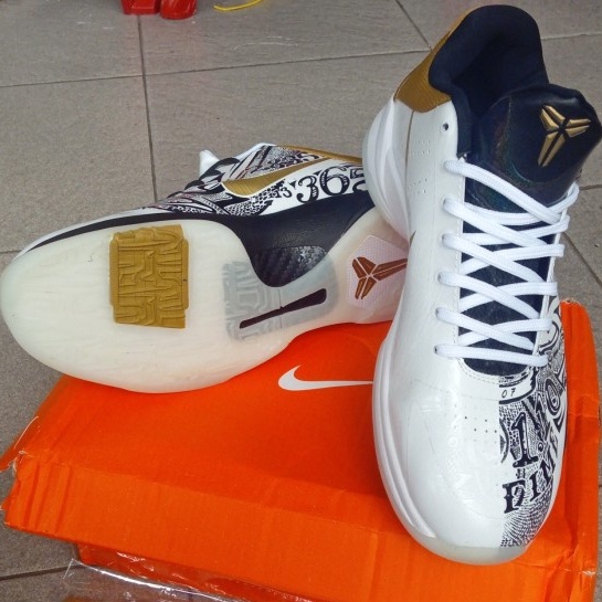 Sepatu Nike Kobe 5 Protro x Big Stage