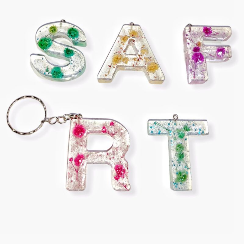 Gantungan Kunci Inisial Resin Keychain Babybreath Dried Flower Bunga Kering Initial Number Alphabet Huruf Angka