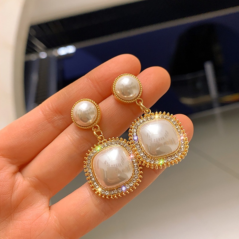 Anting Wanita Tusuk Bentuk Bulat Hias Kristal Women Earrings Korea Aksesoris Fashion 039 - A