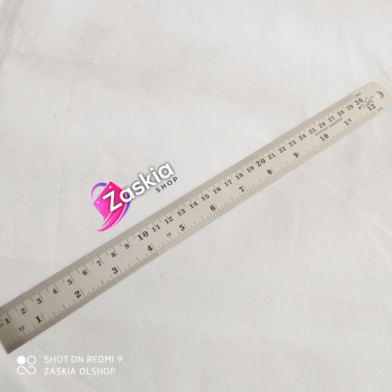 

Penggaris Besi 30cm