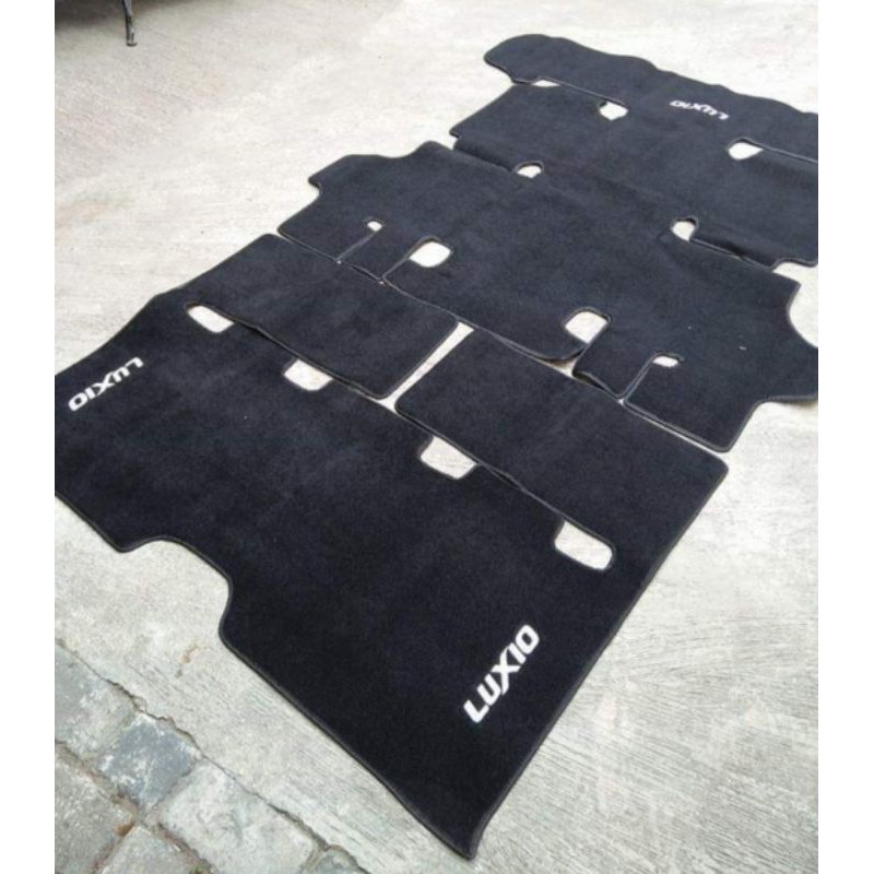 Karpet Aksesoris Original Luxio bagian tengah dan belakang kalau ingin karpetnya untuk grand max jg 