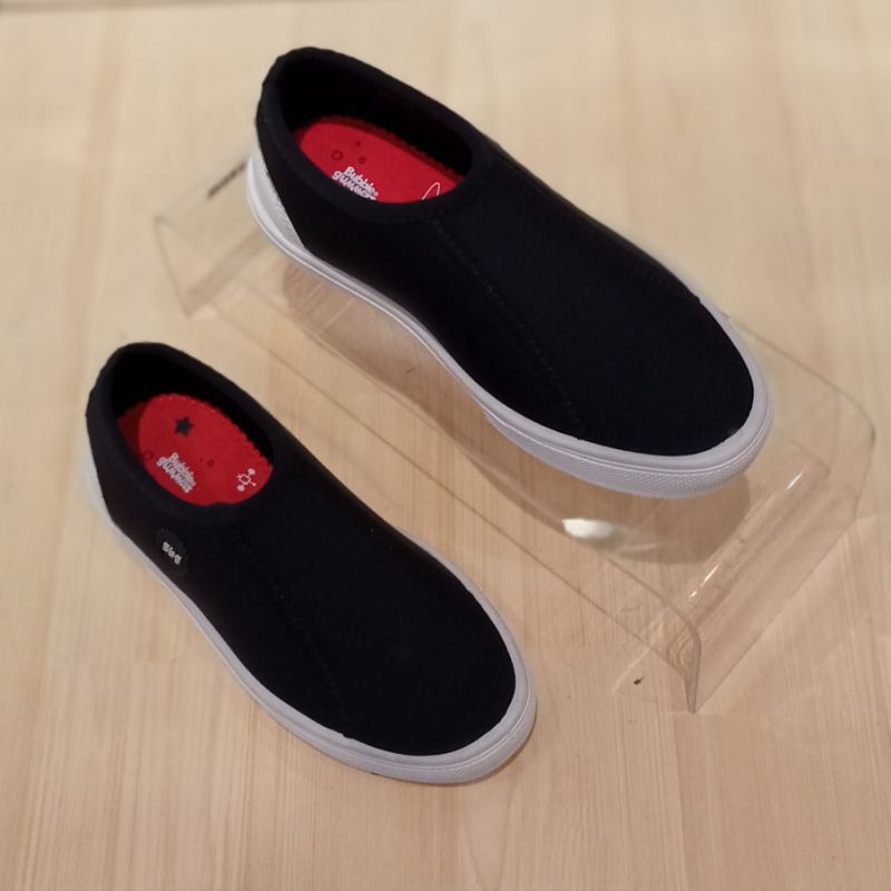 BUBBLE GUMMERS SEPATU SLIP ON ANAK 5/6/7 TAHUN HITAM PUTIH LENTUR DAN LEMBUT // WANGI PERMEN KARET B