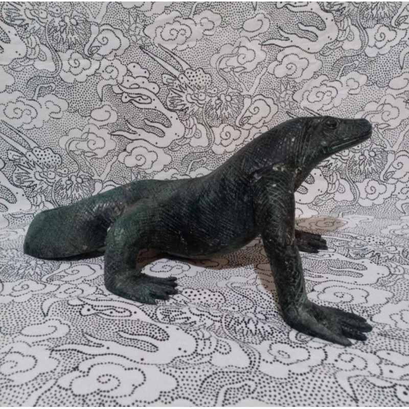 Patung Perunggu Komodo