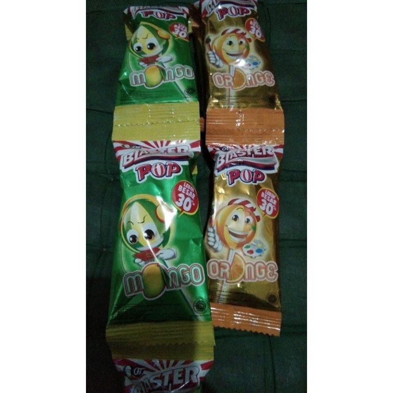 

permen lolipop blaster rasa mangga dan orange/jeruk 1 renceng isi 12 pcs