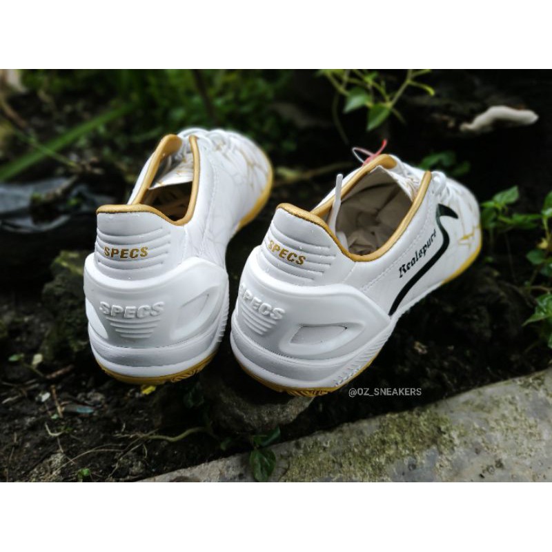 PROMO SEPATU SPECS ACC SPYDER IN WHITE/GOLD Sepatu Sport Futsal
