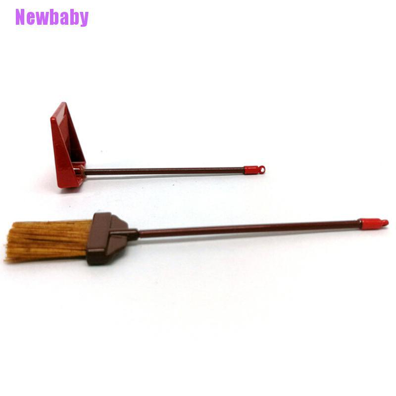 (Newbaby) Miniatur Sapu + Pengki Gagang Panjang Warna Merah Bahan metal Untuk Rumah Boneka 1: 12