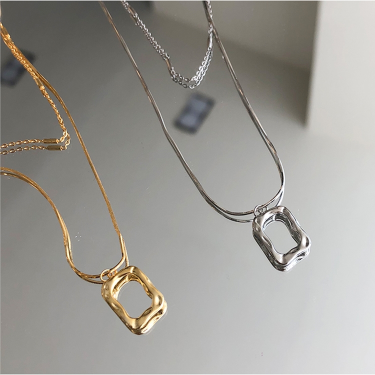 kalung titanium wanita gaya Korea sederhana double-layer kepribadian geometris kalung liontin persegi