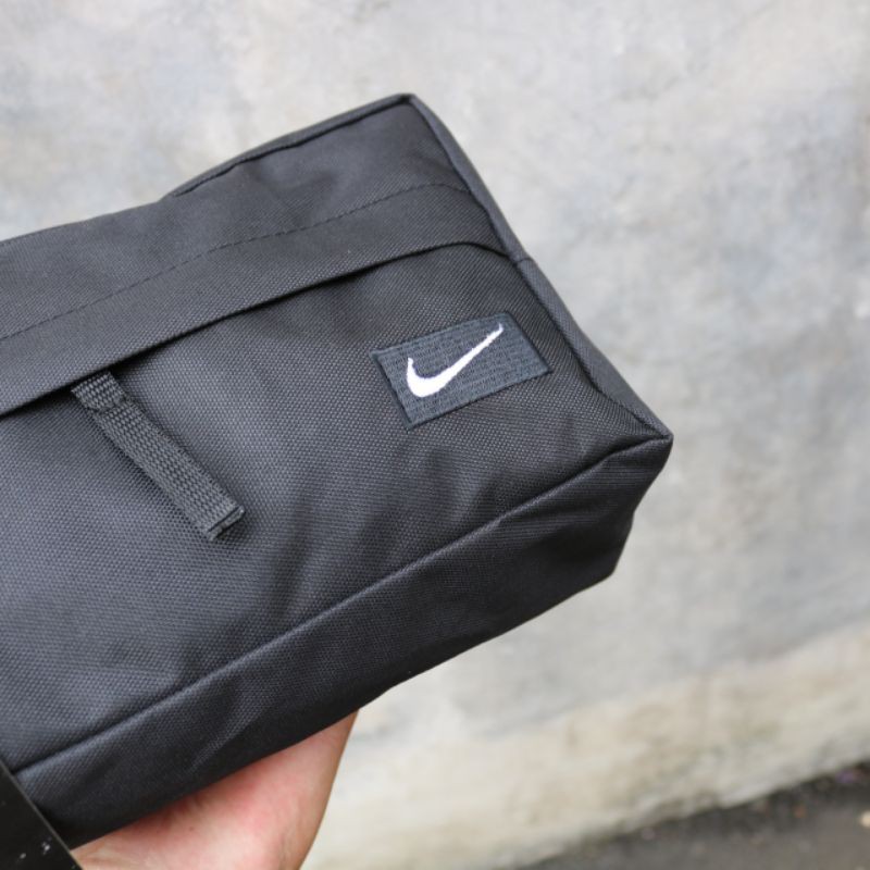 Clutch nike hitam