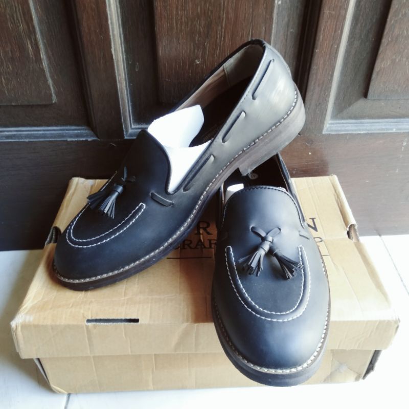 [PRELOVED] SEPATU LOAFER PRIA ADAM TASSEL BLACK