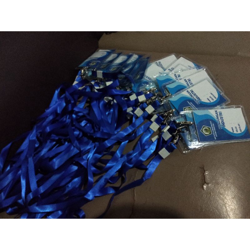 

Kartu nama/id card min 10pcs + gantungan free design