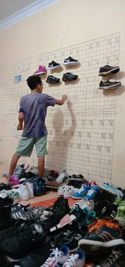 Hook Ram Cantolan Display Sepatu Sandal Impor