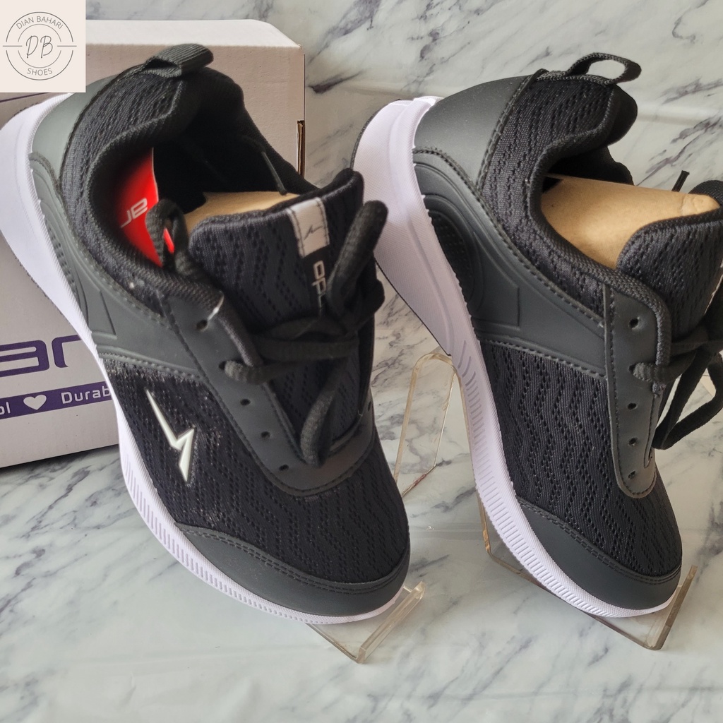 Sepatu Ando wanita / Sneakers