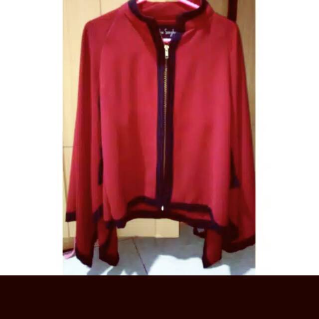 Preloved cape zaskia sungkar