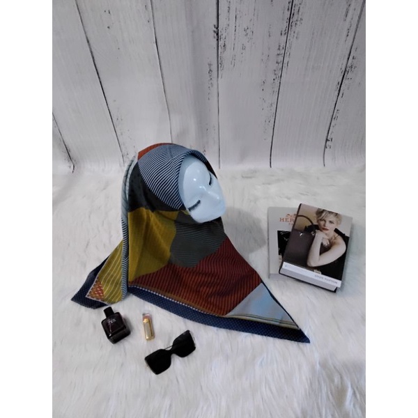 Kerudung Voal/ kerudung hijab motif Deenay kw/ Kerudung hijab polos/ Kerudung hijab bahan halus adem