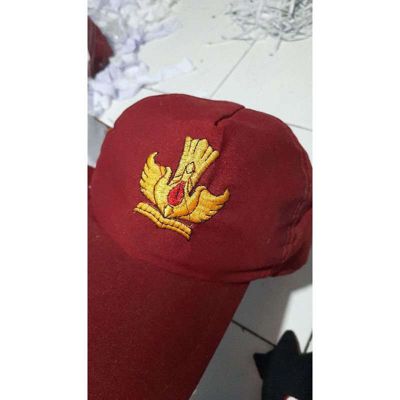 topi sd merah