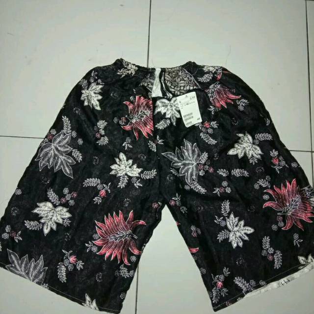 Celana kulot batik pendek
