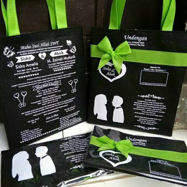 Undangan model tas unik / souvenir pernikahan
