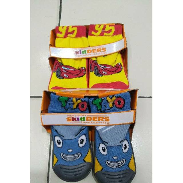 Sepatu karet bayi buat belajar jalan