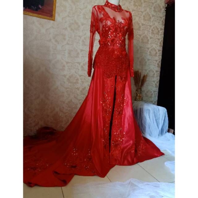 Gaun pengantin merah