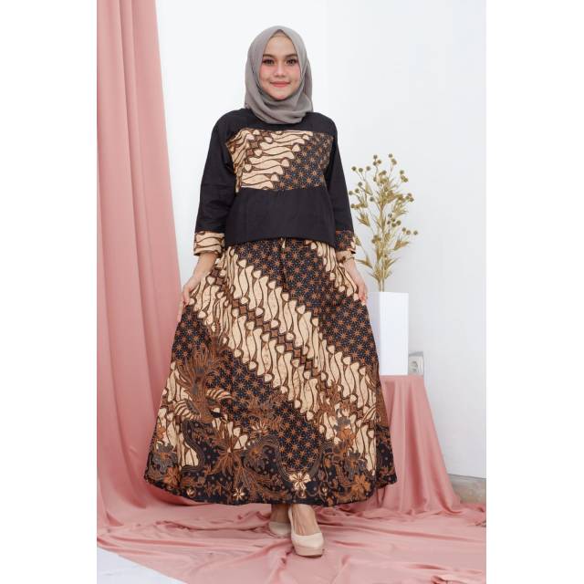 Setelan batik. Atasan batik. Rok batik. Gamis batik. Batik solo