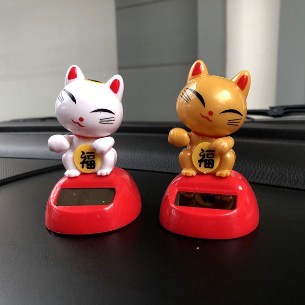 Kucing Maneki Neko MINI SOLAR POWER Boneka Miniatur Pajangan Mobil Goyang Kepala Shacking Head