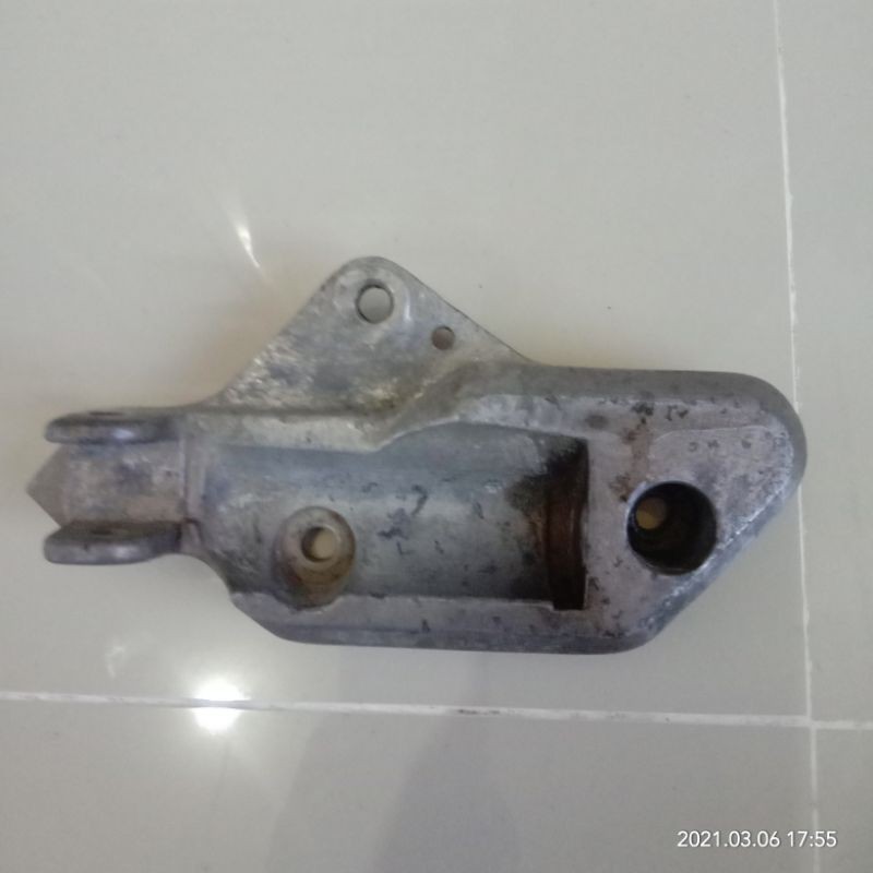Dudukan Footstep Depan Yamaha Scorpio Lama dr Almunium. Original. Seken bekas copotan motor