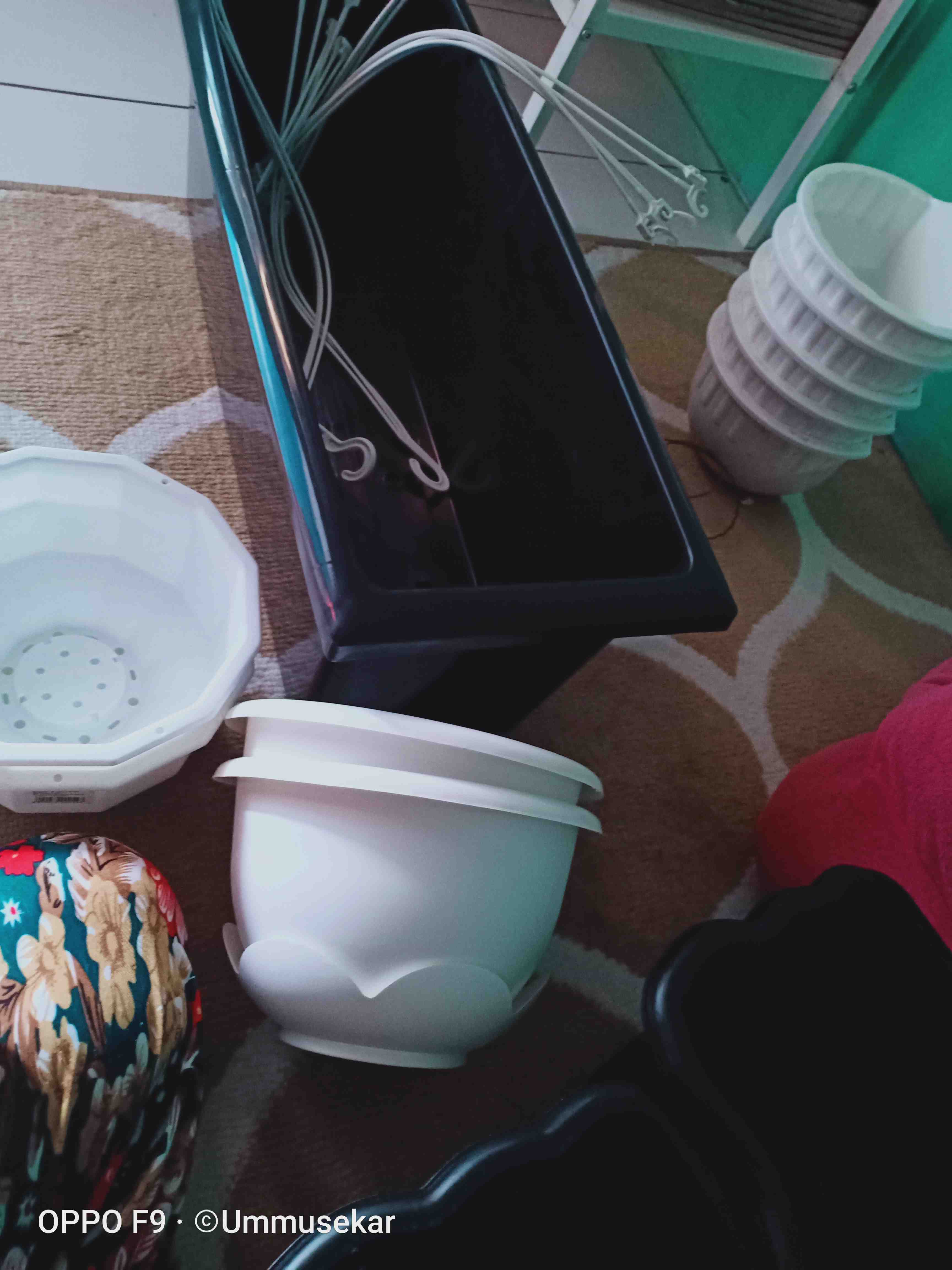 Pot Bunga Tembok Putih 19cm - Putih