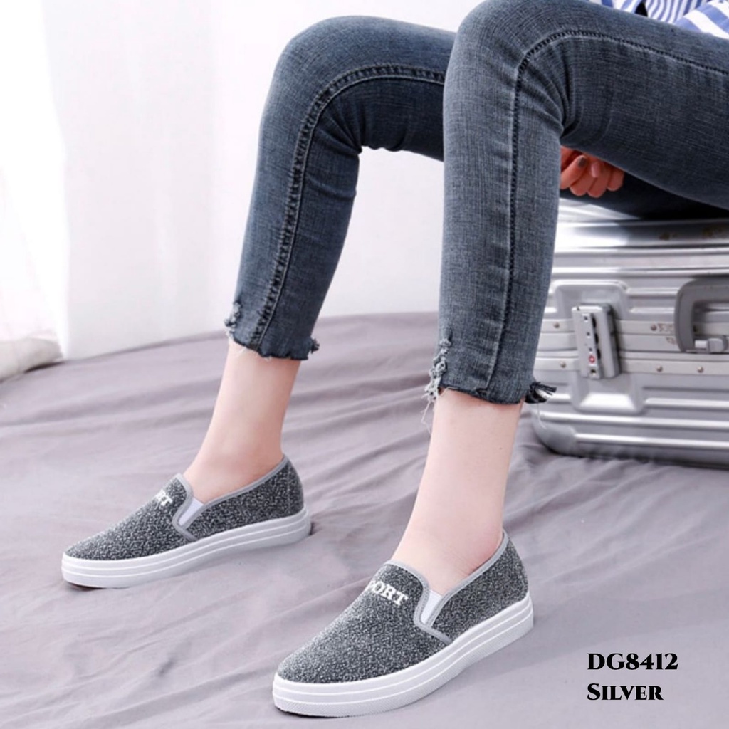 WYN SNEAKERS CASUAL SPORT FASHION KOREA NYAMAN ANTI SLIP DG8412