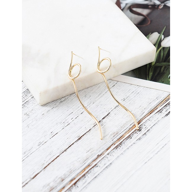 LRC Anting Tusuk Fashion Gold S925 Silver Twisted Metal Geometric Irregular Earrings F90563