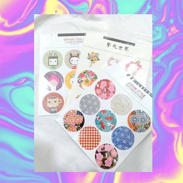 

Glossy sticker