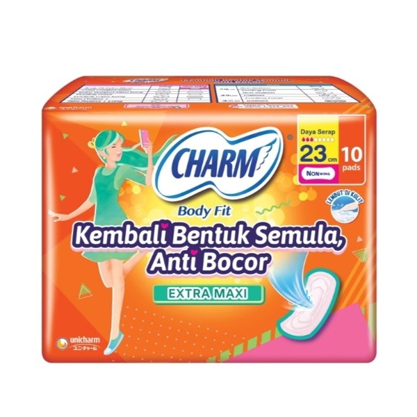 Pembalut wanita di rak toko dengan label pajak dan harga