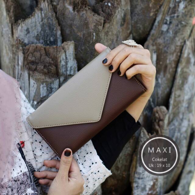 DOMPET MAXI