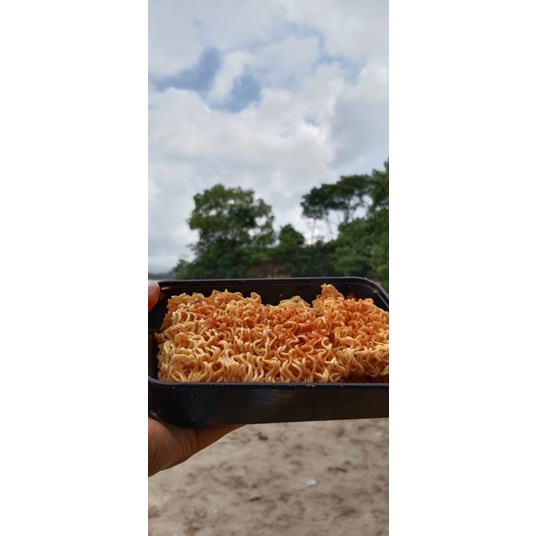 

cemilan mie kriuk/mie kremes enak gurih banyak varian rasa