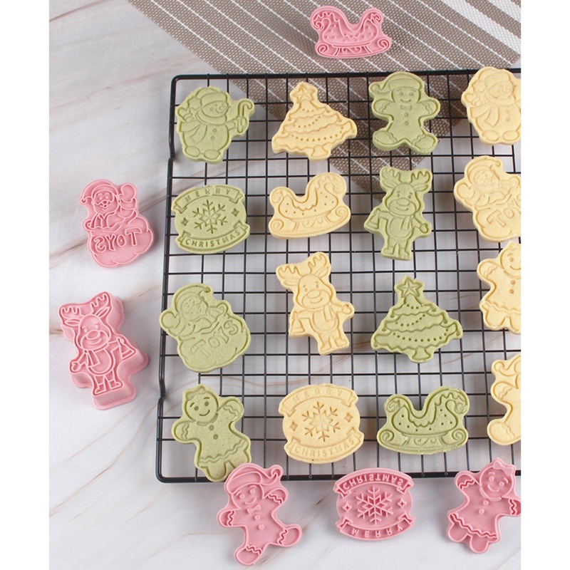 8pcs Cetakan Pemotong Kue / Biskuit 3D Bahan Plastik Tema Natal