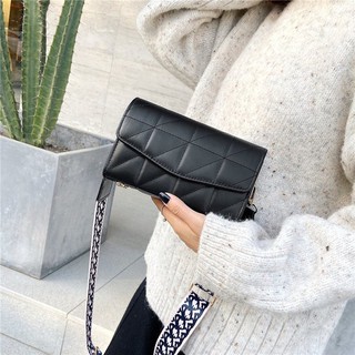 TAS SELEMPANG WANITA KULIT HITAM TALI LEBAR SLING BAG TAS SELEMPANG WANITA KULIT HITAM TALI LEBAR SLING BAG