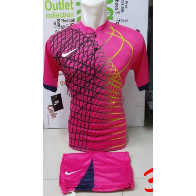 Baju olahraga nike
