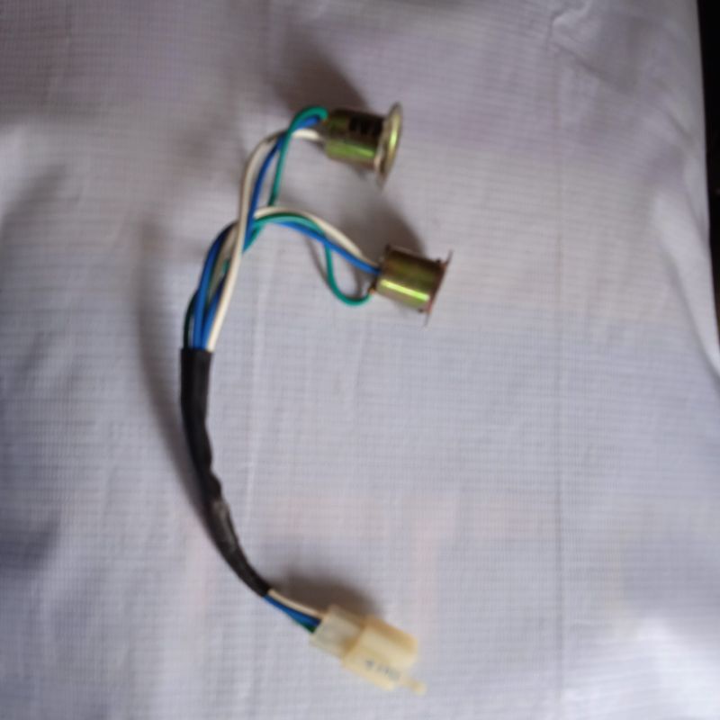 Fitting Lampu / Socket Lampu Depan Kymco Easy 100 Original