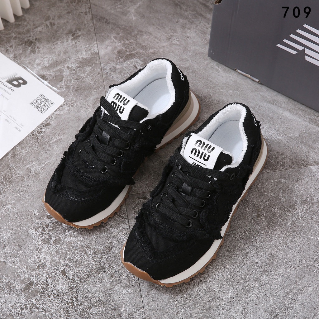 New Balance X Sneaker 709