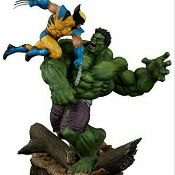 Unik Marvel Avengers Wolverine Versus Vs Hulk PVC Statue Murah