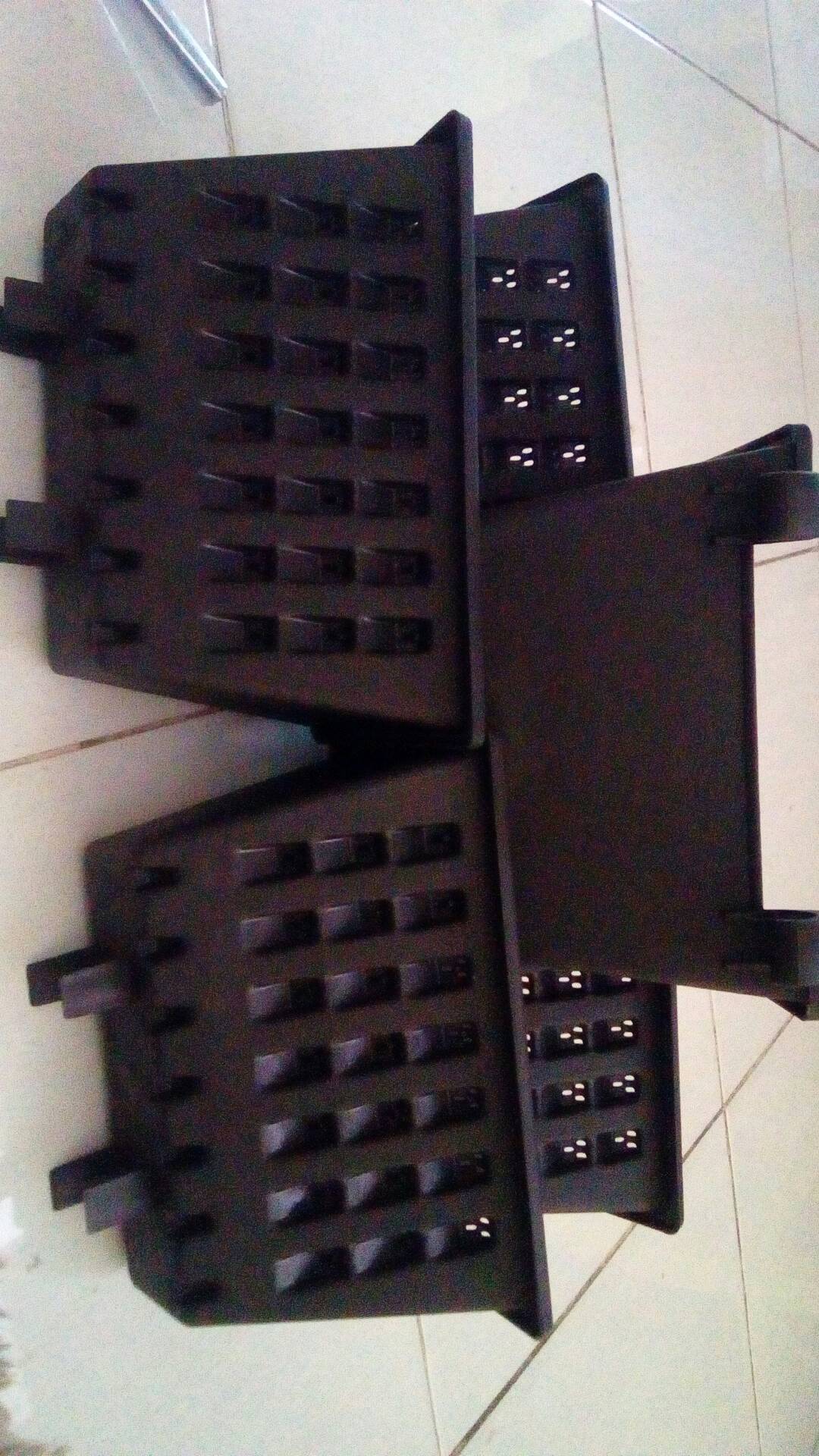 Pot Tempel Atau Argo Warna Hitam