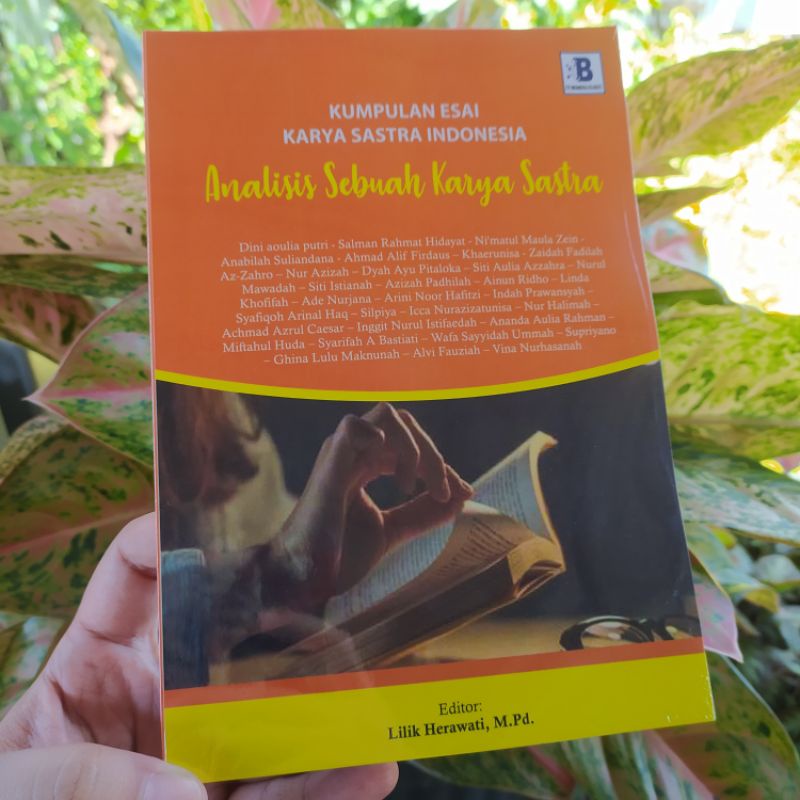 Kumpulan esai karya sastra Indonesia : analisis sebuah karya sastra