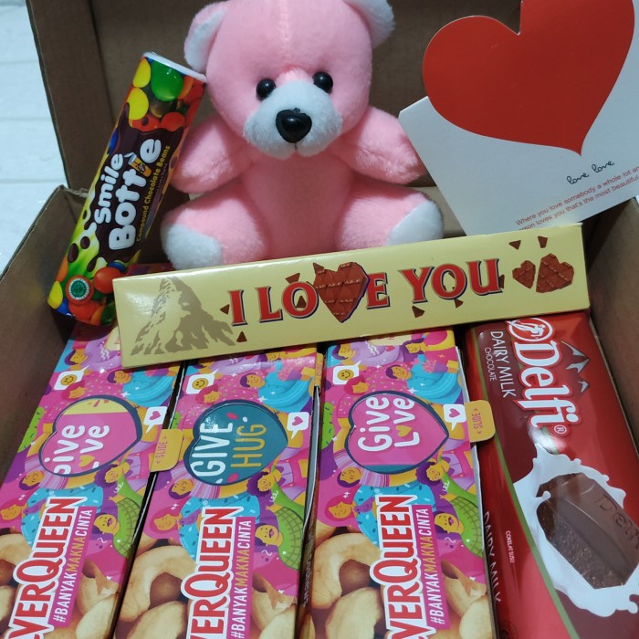 

hampers kado box BIG HUG silver queen tobleron delfi BONeka valentine