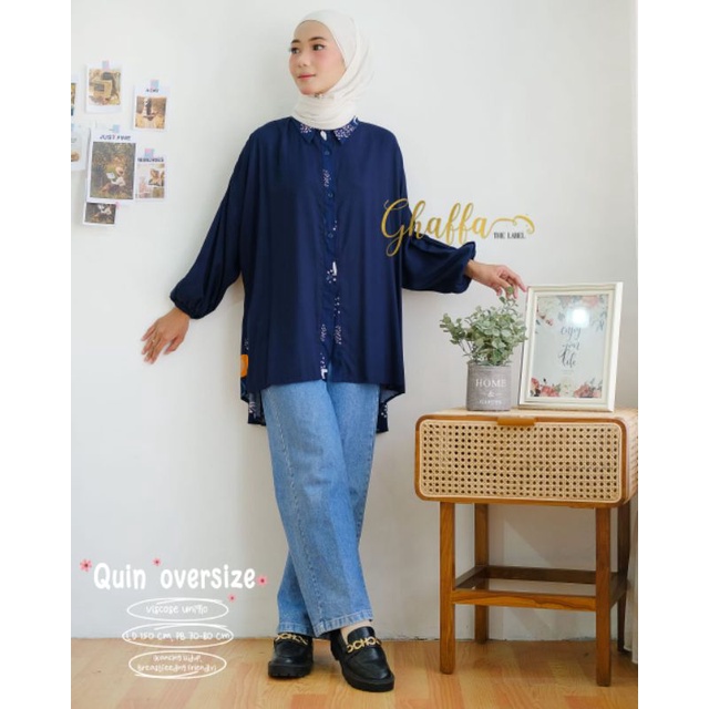 QUIN OVERSIZE BY GHAFFA THE LABEL / BLOUSE MOTIF WANITA MUSLIMAH / Oversize navy kekinian terbaik