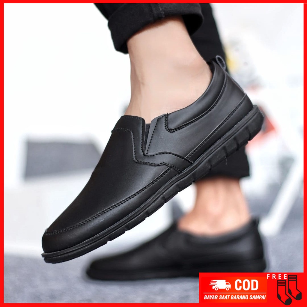 MOLK|Sepatu Casual Kasual Slip On Pria Trendy Kulit Sintetik Asli Original Slop Selop Santai Pantofel Pria Hitam