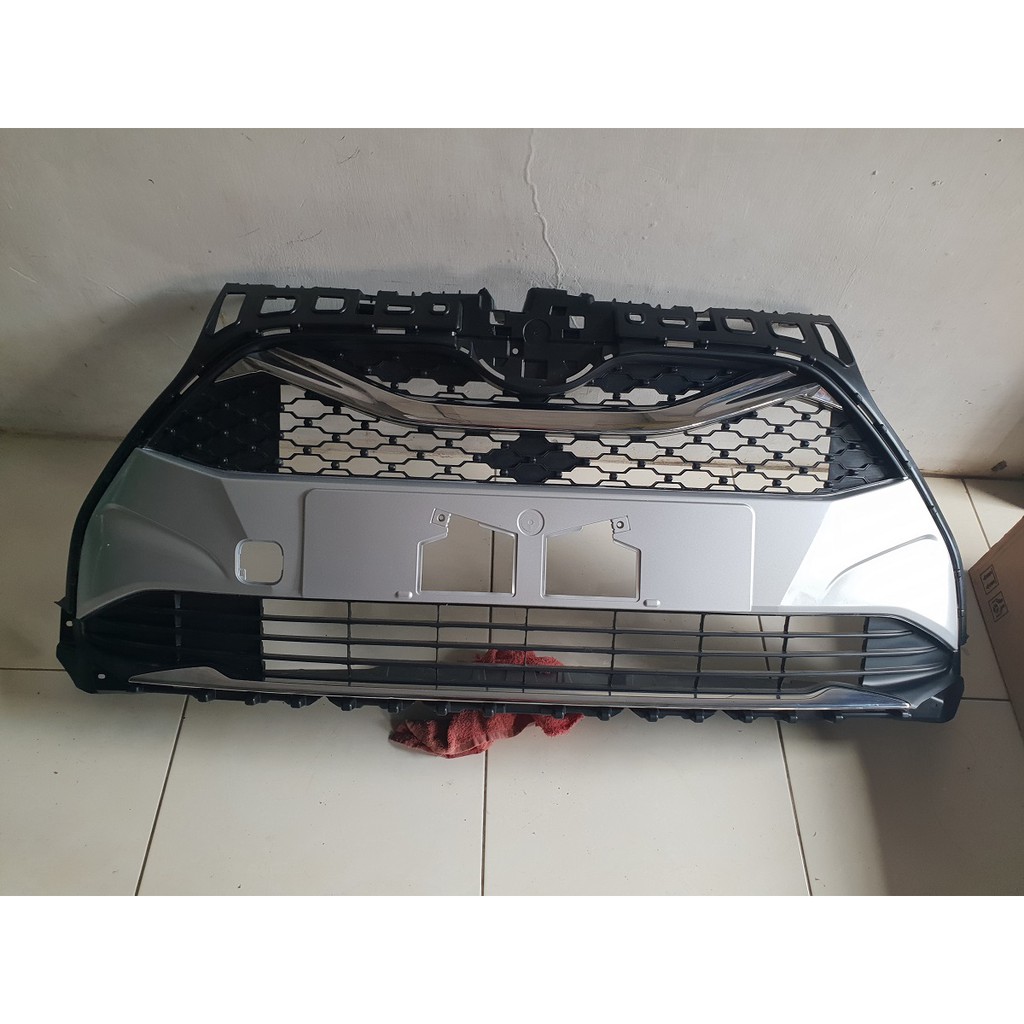 Grill Toyota Sienta Facelift